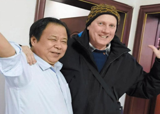 2023年3月奧大利亞客商來(lái)公司考察李光華總經(jīng)理陪同進(jìn)行業(yè)務(wù)洽談并合影留念